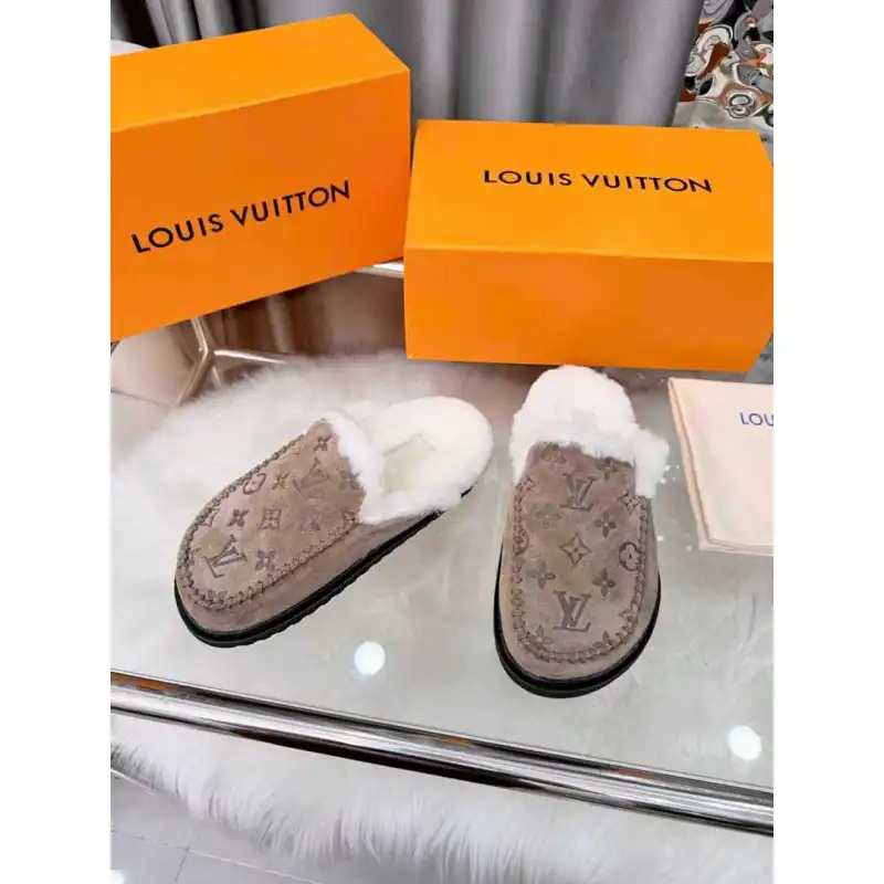Louis Vuitton Shoes for Womens Louis Vuitton Slippers #A58616