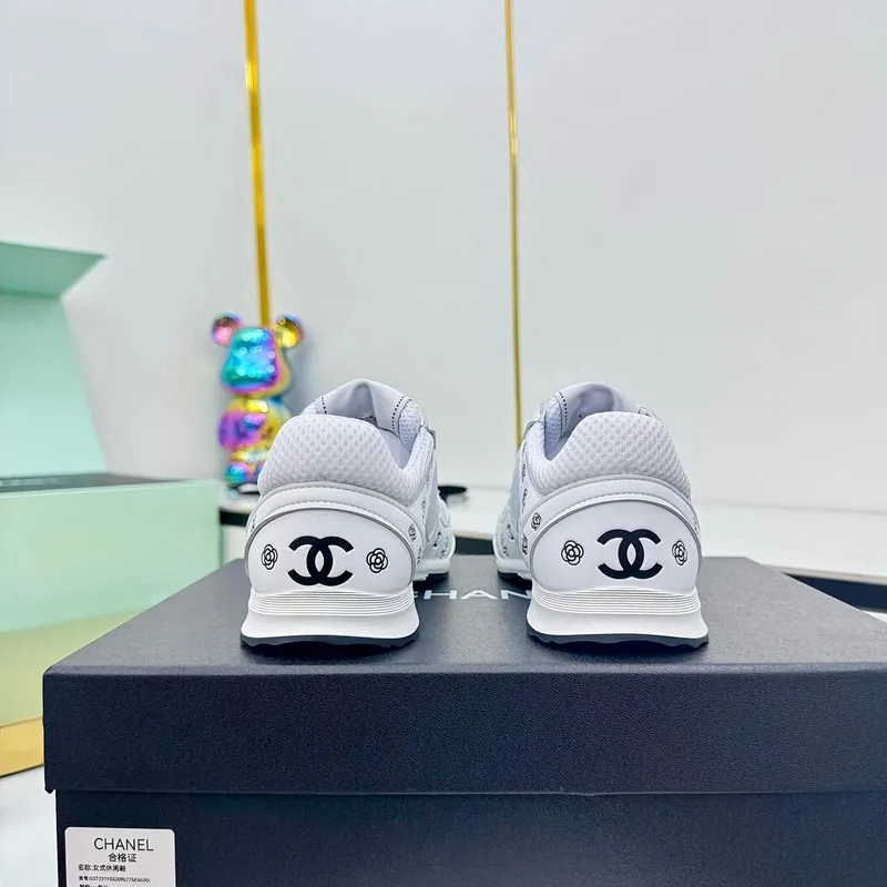 Chanel shoes for Womens Chanel Sneakers Les nouvelles cornes dargent de Chanel #A53236