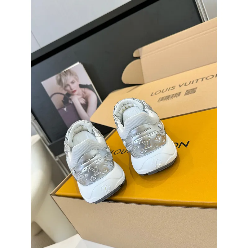 Louis Vuitton Shoes for Womens Louis Vuitton Sneakers #A49594