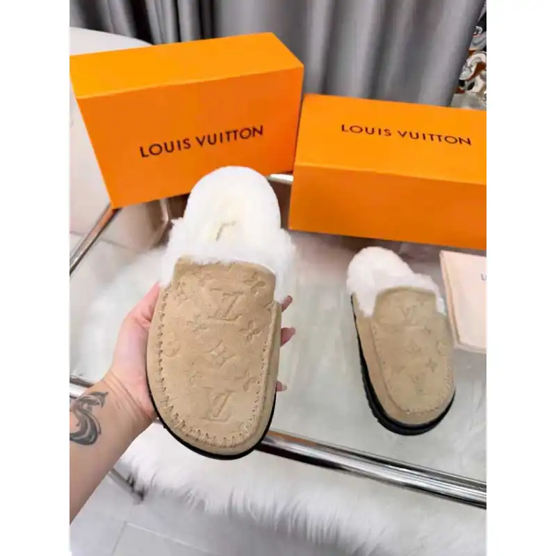 Louis Vuitton Shoes for Womens Louis Vuitton Slippers #A58618 Louis Vuitton Shoes for Womens Louis Vuitton Slippers #A58618