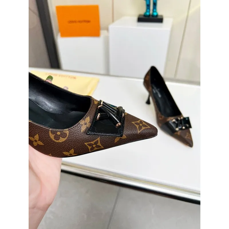 Louis Vuitton Shoes for Womens Louis Vuitton Pumps #A26869