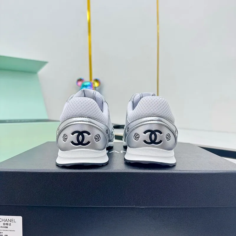Chanel shoes for Womens Chanel Sneakers Les nouvelles cornes dargent de Chanel #A53236