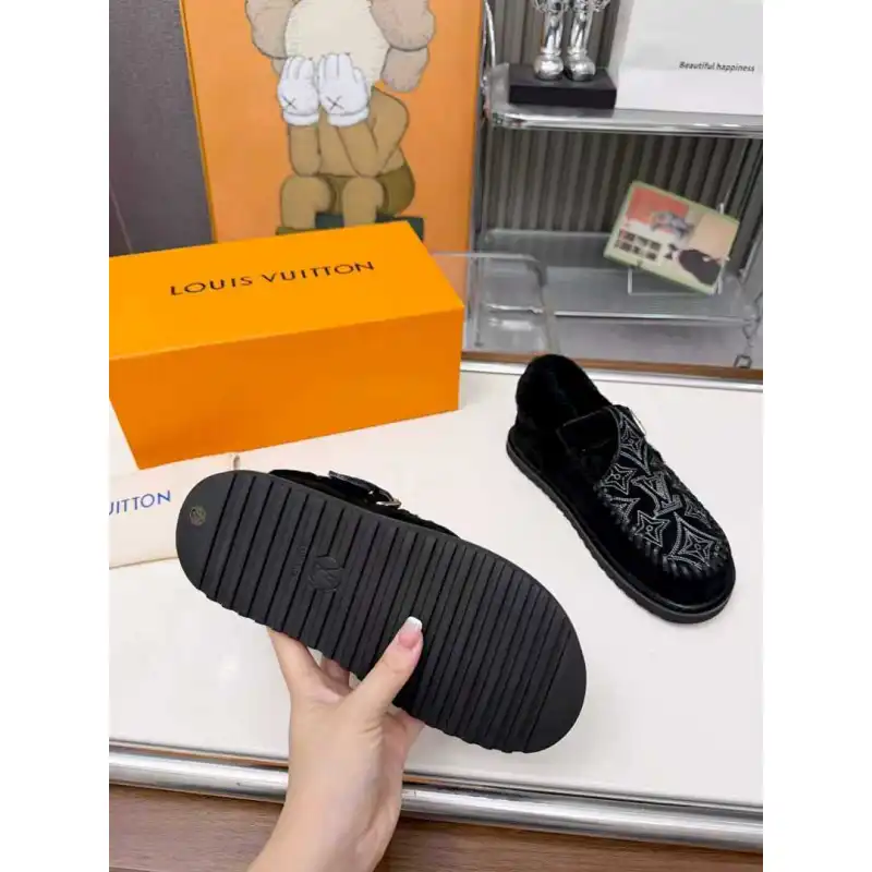 Louis Vuitton Shoes for Womens Louis Vuitton Slippers #A58621