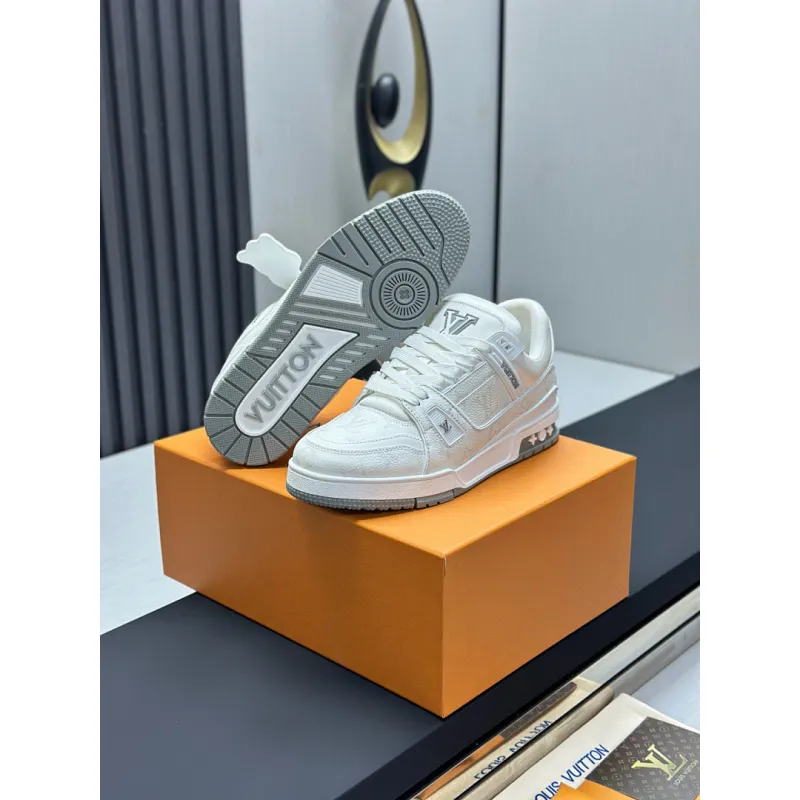Louis Vuitton Shoes for Louis Vuitton Unisex Shoes #A62089
