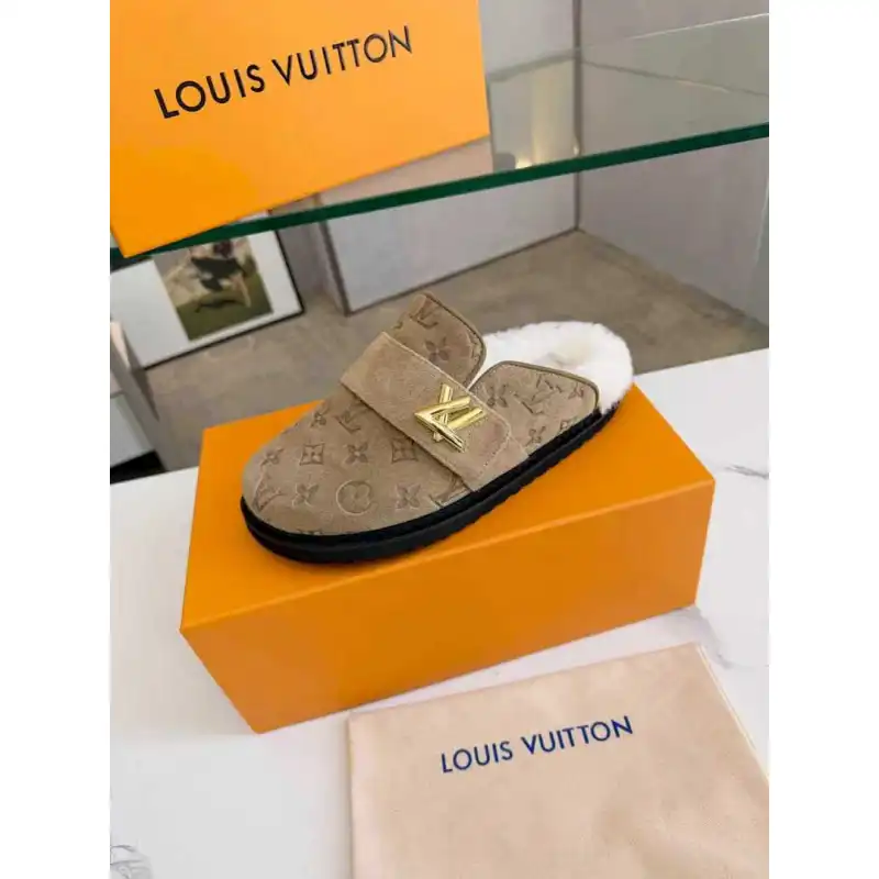 Louis Vuitton Shoes for Womens Louis Vuitton Slippers #A58626