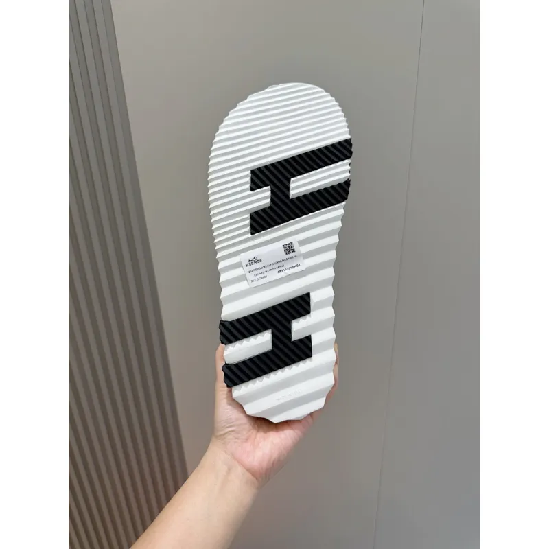 Hermes Sandals  Shoes for Men #A63101