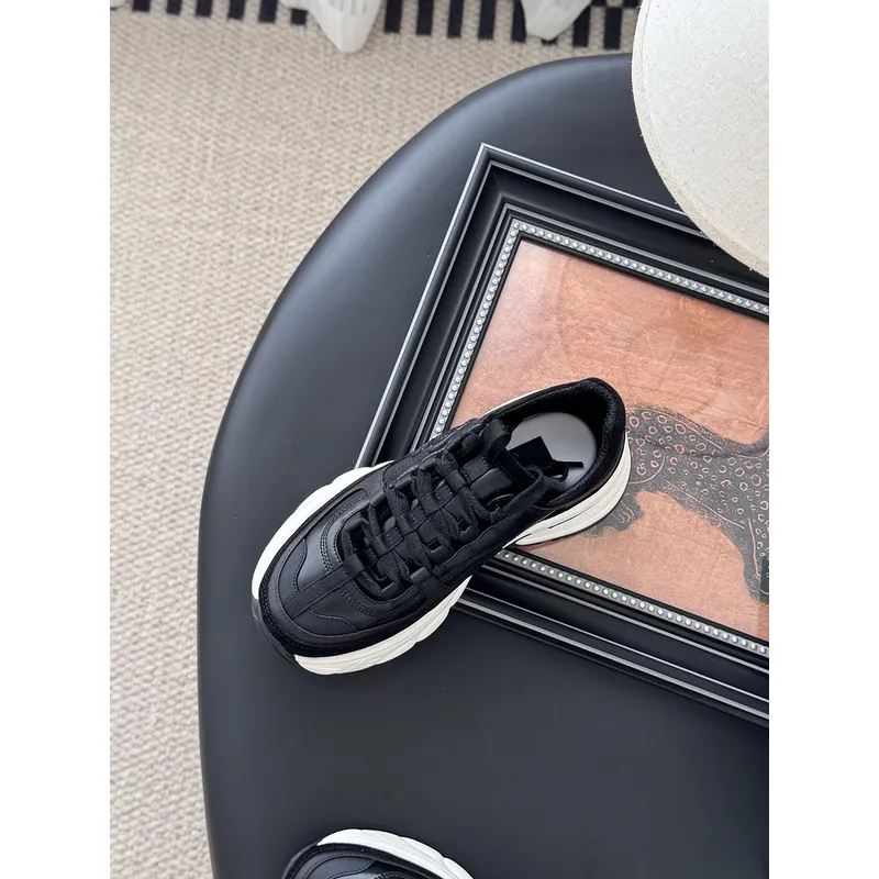 Chanel shoes for Womens Chanel Sneakers Trainers - Calfskin & suede calfskin #A54186