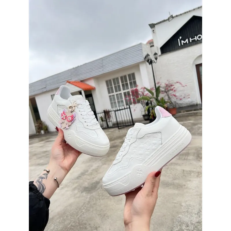 Louis Vuitton Shoes for Womens Louis Vuitton Sneakers #A33345