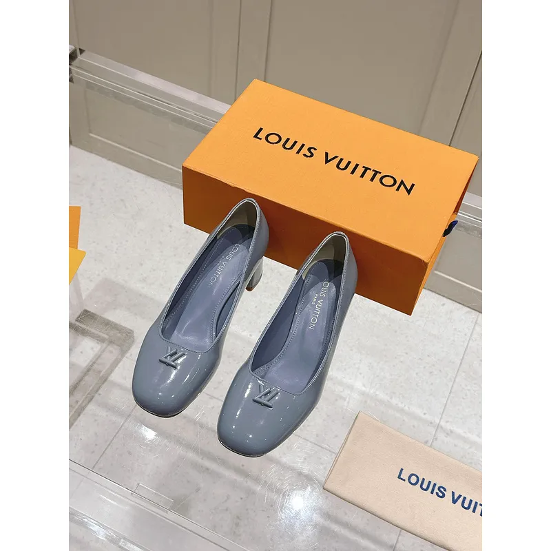 Louis Vuitton Shoes for Womens Louis Vuitton Pumps #A49570