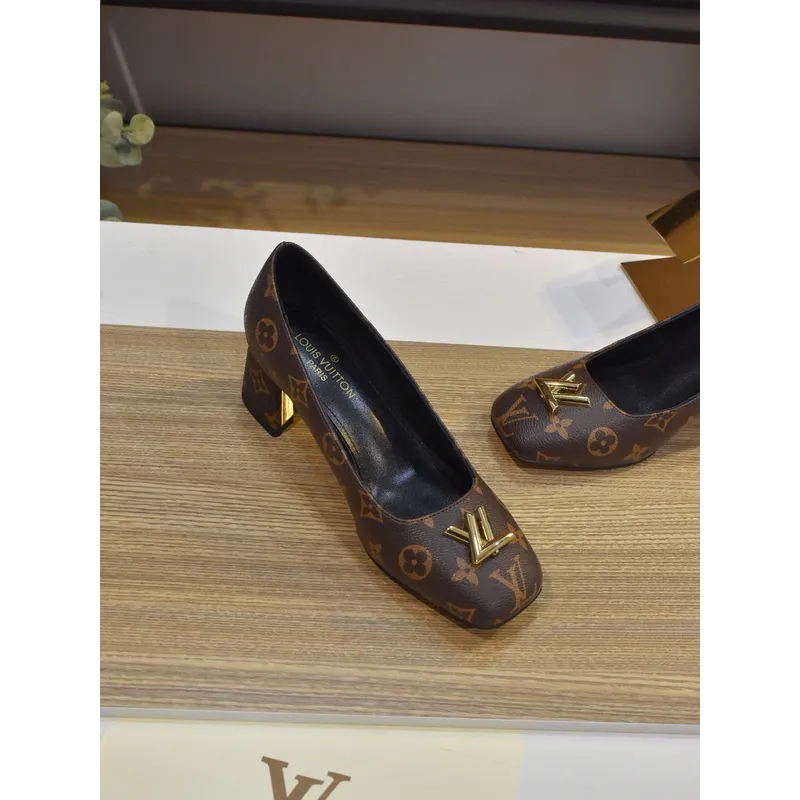 Louis Vuitton Shoes for Womens Louis Vuitton Pumps #A49748
