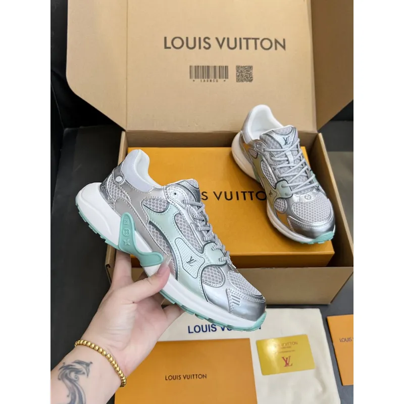 Louis Vuitton Shoes for Womens Louis Vuitton Sneakers #A49594