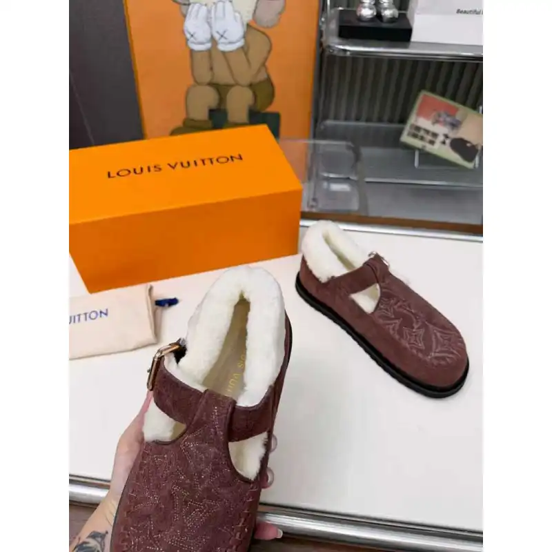 Louis Vuitton Shoes for Womens Louis Vuitton Slippers #A58620