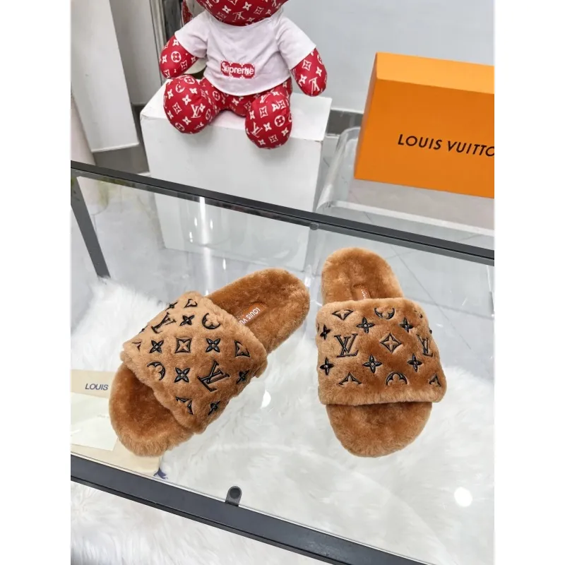 Louis Vuitton Shoes for Womens Louis Vuitton Slippers #A57890