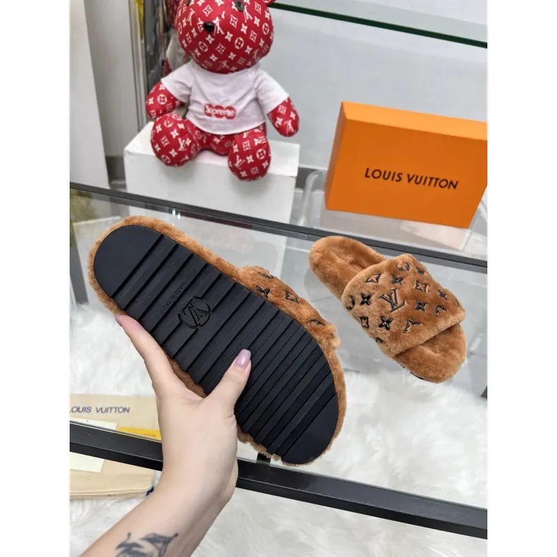 Louis Vuitton Shoes for Womens Louis Vuitton Slippers #A57890