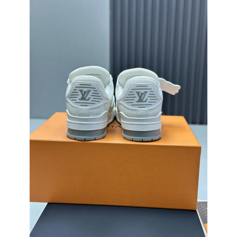 Louis Vuitton Shoes for Louis Vuitton Unisex Shoes #A62089