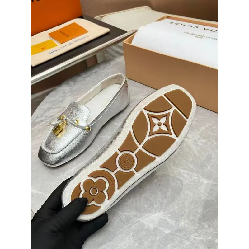 Louis Vuitton Shoes for Womens Louis Vuitton Sandals #A62071