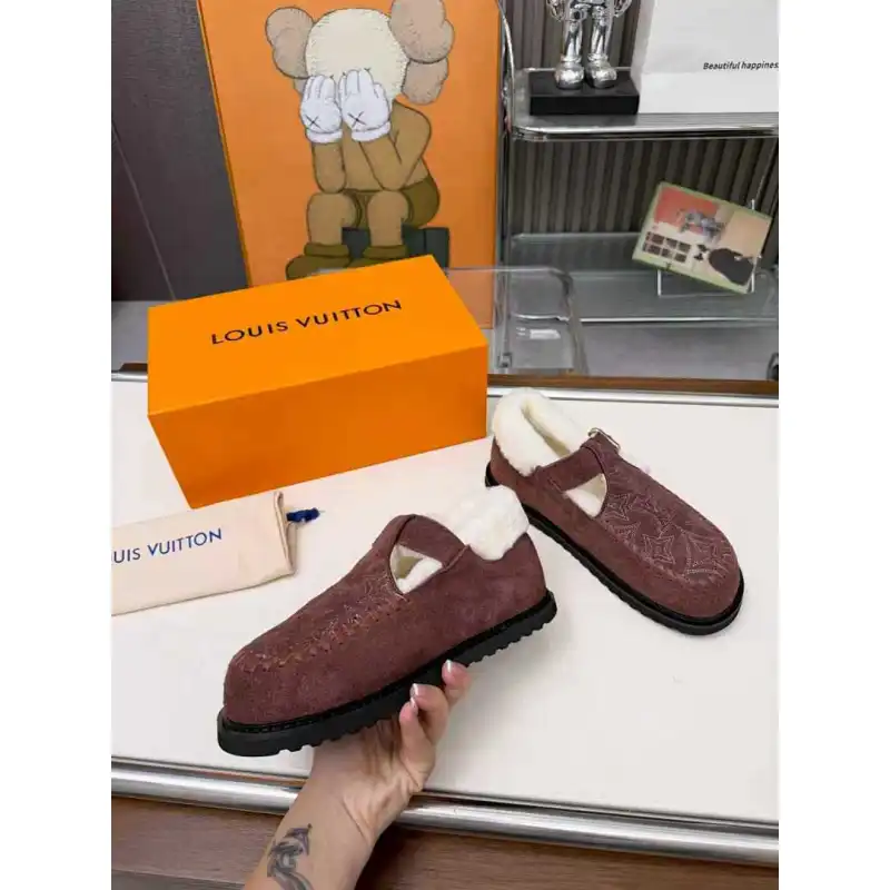 Louis Vuitton Shoes for Womens Louis Vuitton Slippers #A58620