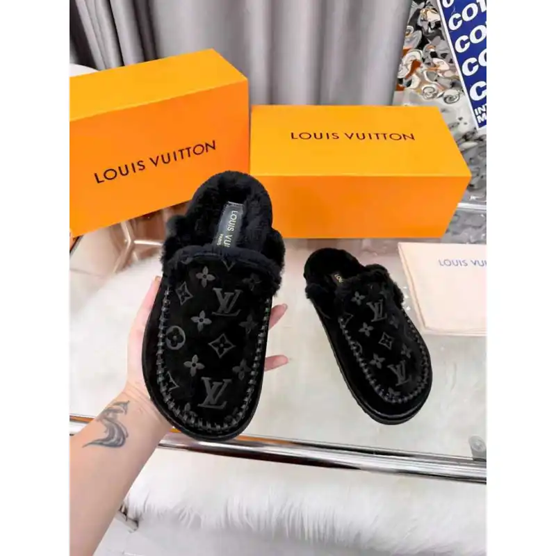 Louis Vuitton Shoes for Womens Louis Vuitton Slippers #A58617 Louis Vuitton Shoes for Womens Louis Vuitton Slippers #A58617