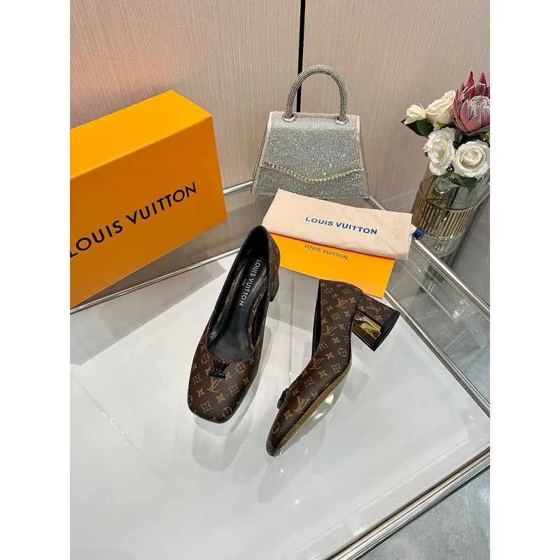Louis Vuitton Shoes for Womens Louis Vuitton Pumps #A49586