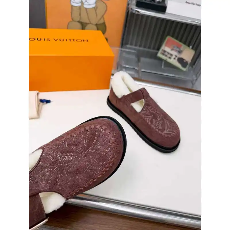 Louis Vuitton Shoes for Womens Louis Vuitton Slippers #A58620