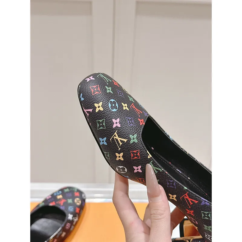Louis Vuitton Shoes for Womens Louis Vuitton Pumps #A49570