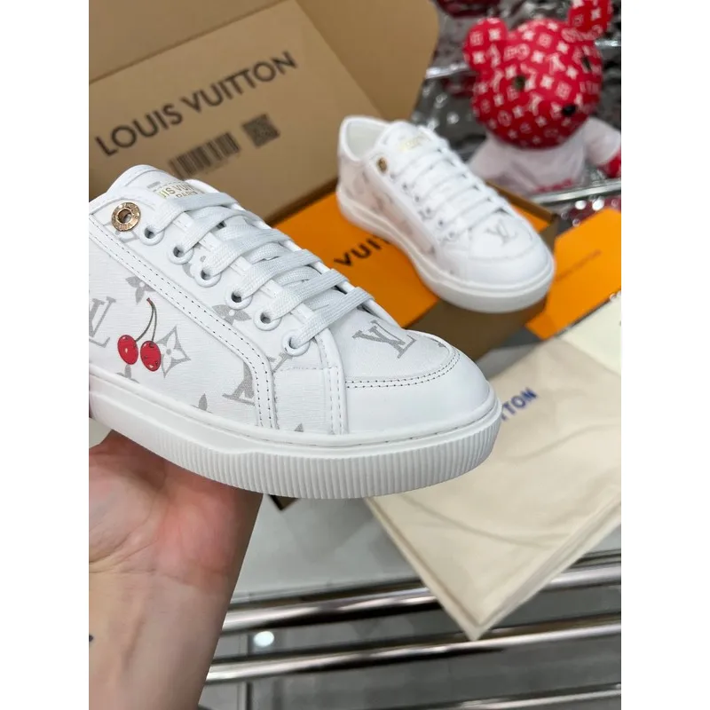 Louis Vuitton Shoes for Womens Louis Vuitton Sneakers #A53322