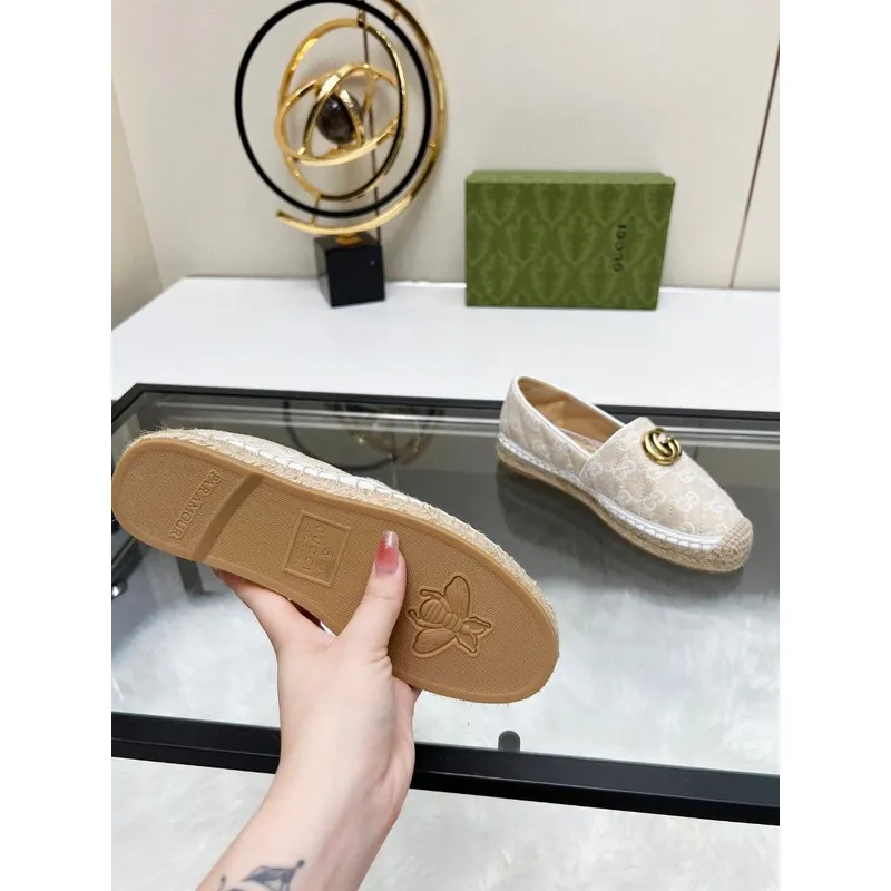 Gucci Shoes for Women Gucci Sneakers #A38152
