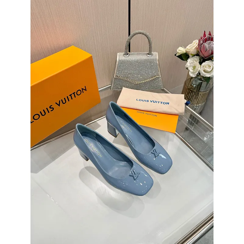 Louis Vuitton Shoes for Womens Louis Vuitton Pumps #A49586
