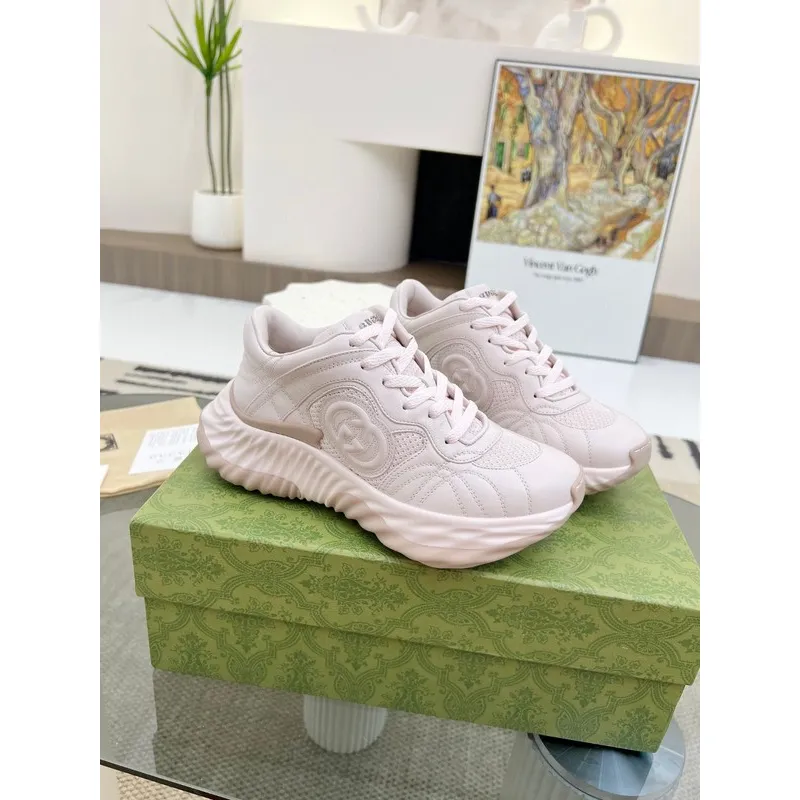 Gucci Shoes for Women Gucci Sneakers #A37411