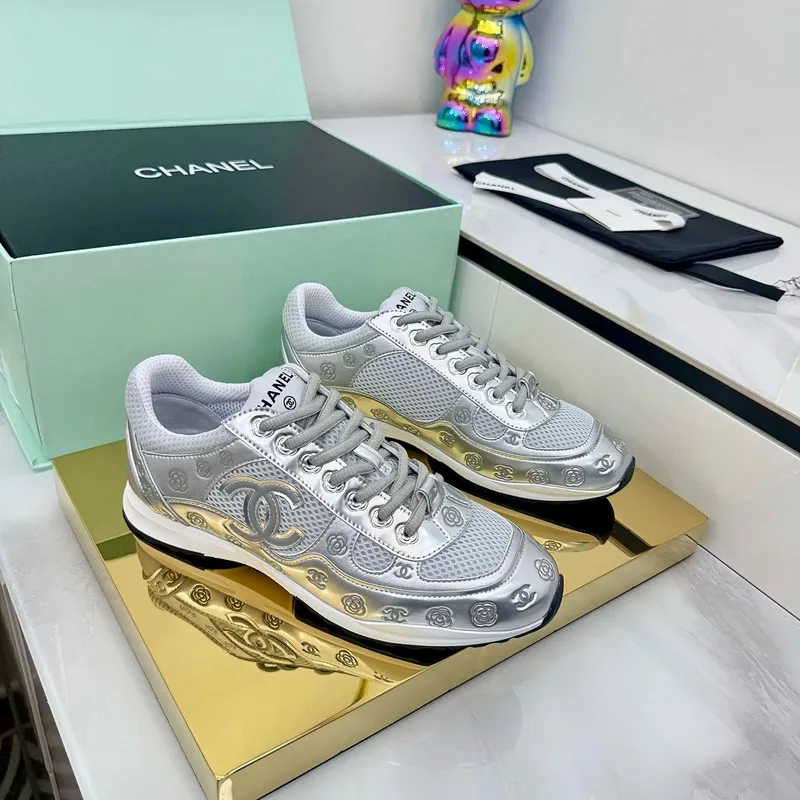 Chanel shoes for Womens Chanel Sneakers Les nouvelles cornes dargent de Chanel #A53236