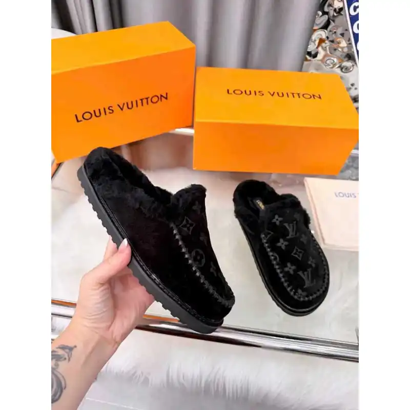 Louis Vuitton Shoes for Womens Louis Vuitton Slippers #A58617 Louis Vuitton Shoes for Womens Louis Vuitton Slippers #A58617
