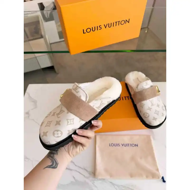 Louis Vuitton Shoes for Womens Louis Vuitton Slippers #A58624 Louis Vuitton Shoes for Womens Louis Vuitton Slippers #A58624