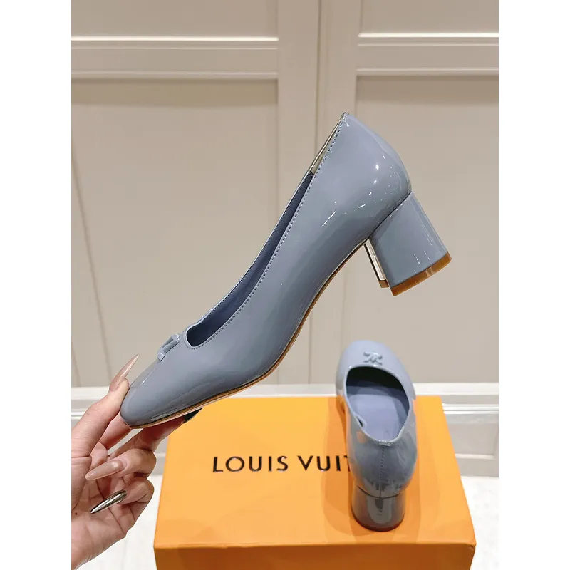 Louis Vuitton Shoes for Womens Louis Vuitton Pumps #A49570