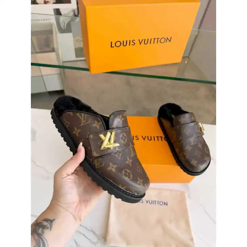 Louis Vuitton Shoes for Womens Louis Vuitton Slippers #A58622