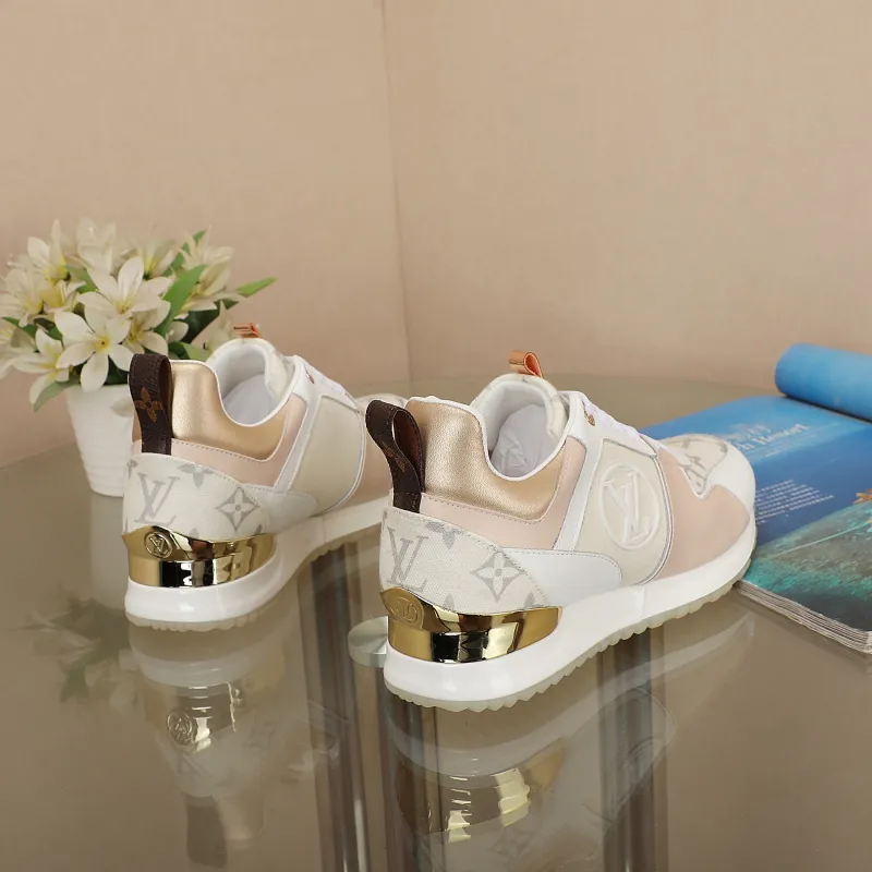 Louis Vuitton Shoes for Womens Louis Vuitton Sneakers #A37362
