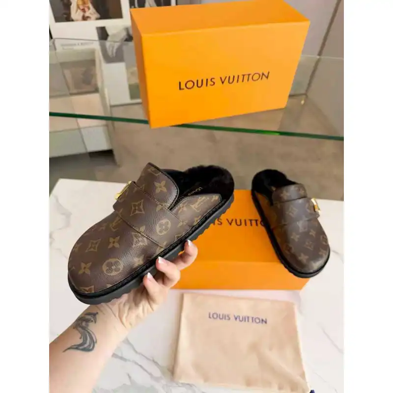 Louis Vuitton Shoes for Womens Louis Vuitton Slippers #A58622