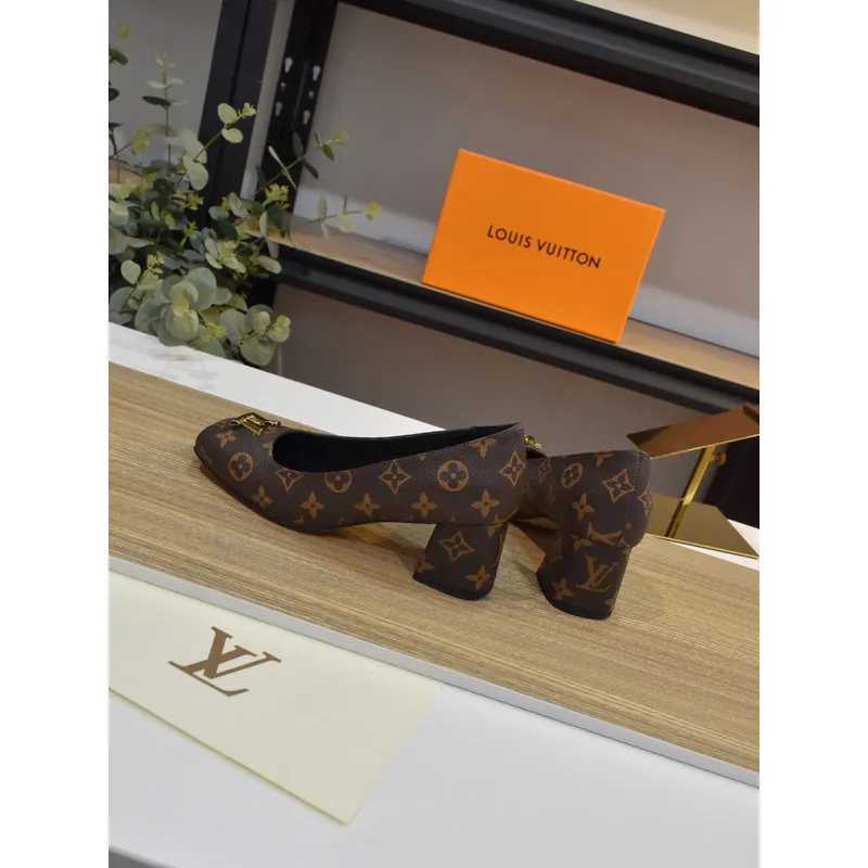 Louis Vuitton Shoes for Womens Louis Vuitton Pumps #A49748