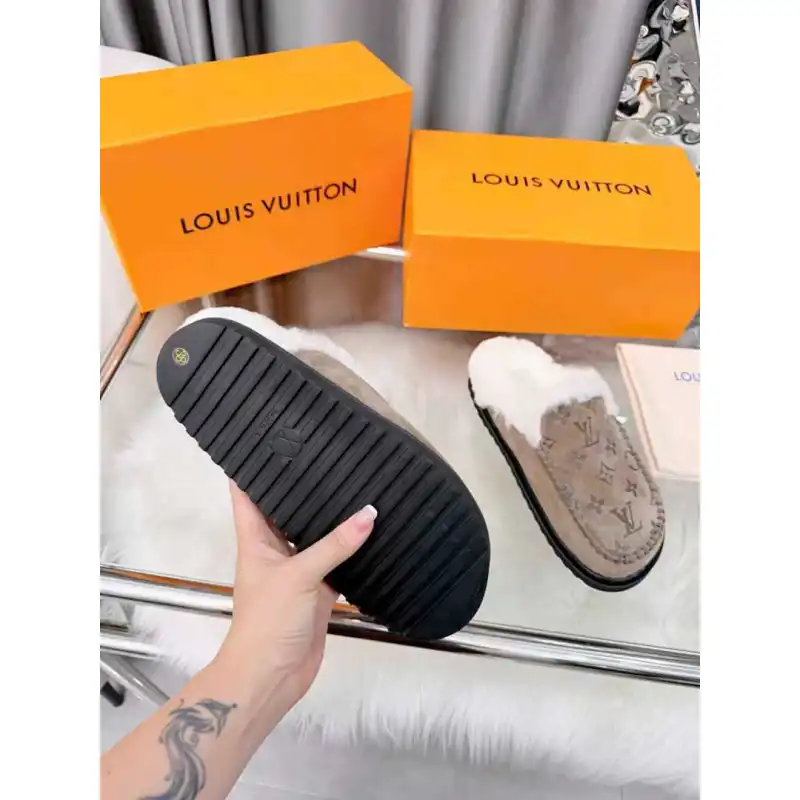 Louis Vuitton Shoes for Womens Louis Vuitton Slippers #A58616
