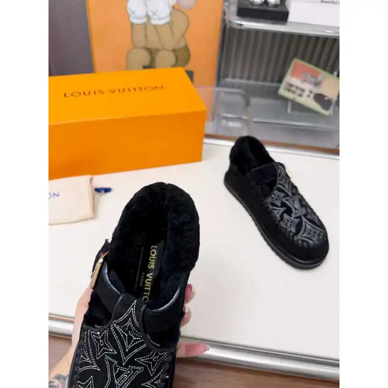 Louis Vuitton Shoes for Womens Louis Vuitton Slippers #A58621