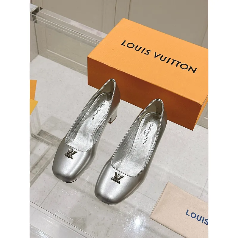 Louis Vuitton Shoes for Womens Louis Vuitton Pumps #A49570
