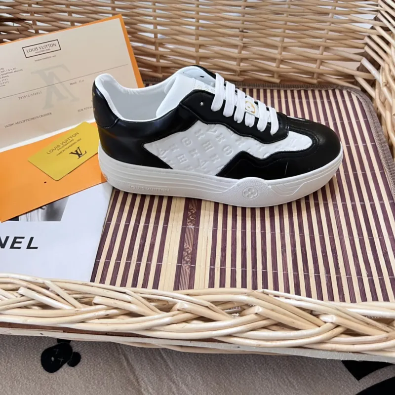 Louis Vuitton Shoes for Womens Louis Vuitton Sneakers #A37053