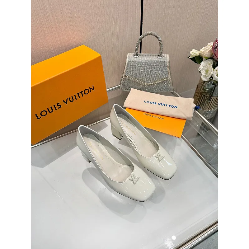 Louis Vuitton Shoes for Womens Louis Vuitton Pumps #A49586