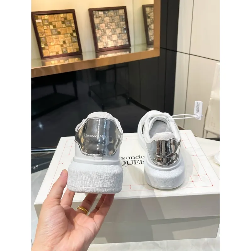 Alexander McQueen Shoes for Unisex McQueen Sneakers #A55845