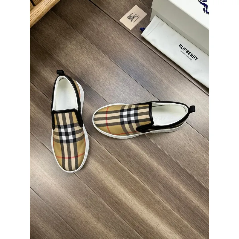 Burberry Shoes for Mens Sneakers #A44141