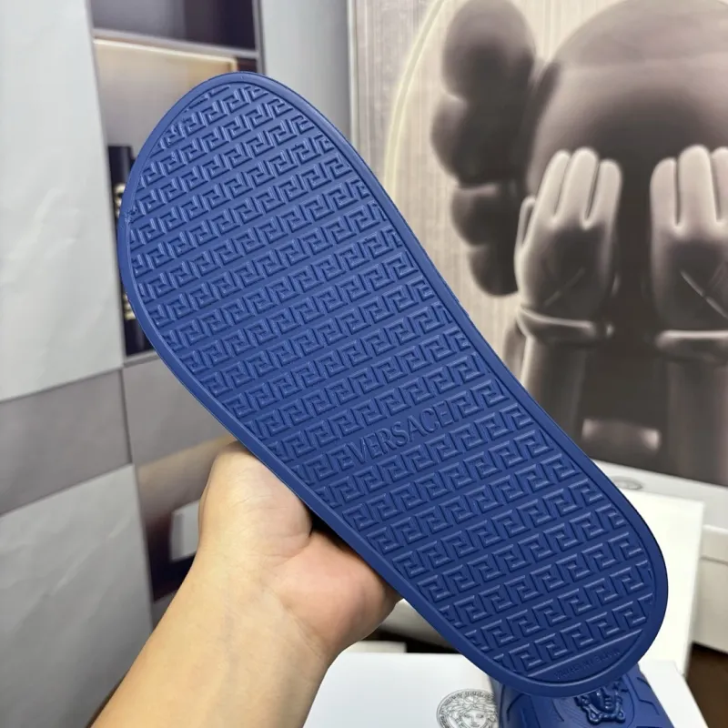 Versace shoes for Mens Versace Slippers #A63172