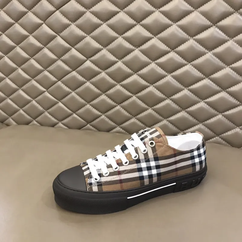 Burberry Shoes for Mens and women Sneakers #A40243