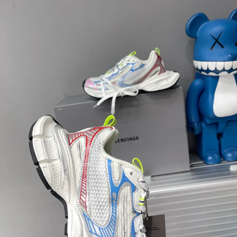 Balenciaga shoes for Balenciaga Unisex Shoes #A22279