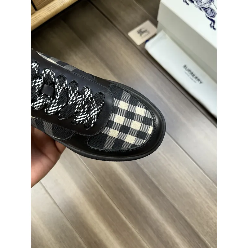 Burberry Shoes for Mens Sneakers #A52109