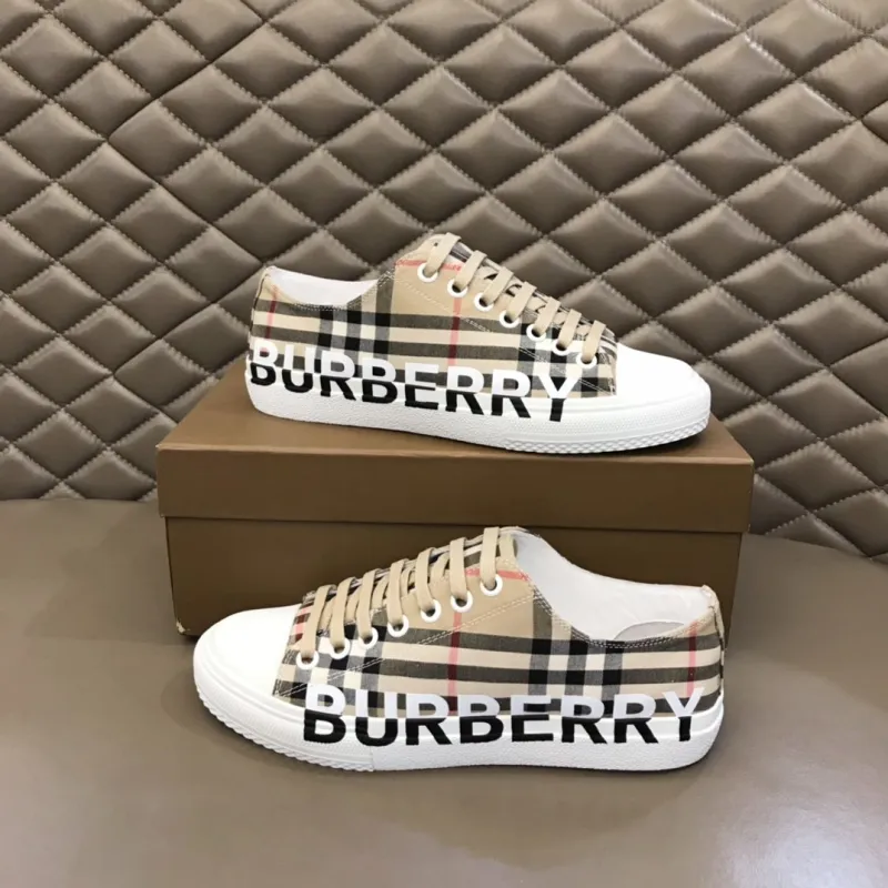 Burberry Shoes for Mens and Women Sneakers #99906930