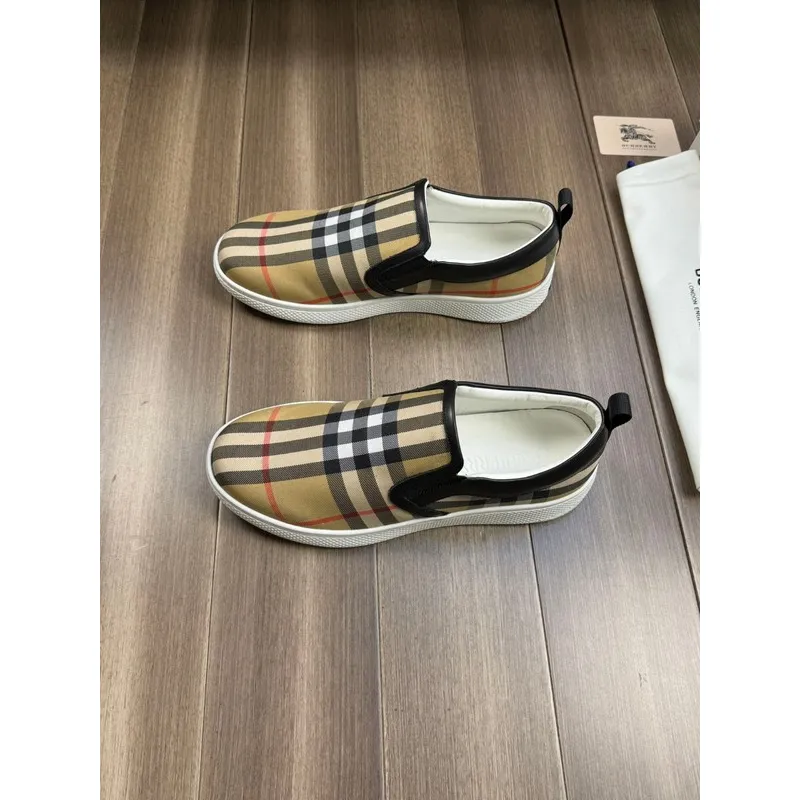 Burberry Shoes for Mens Sneakers #A44141